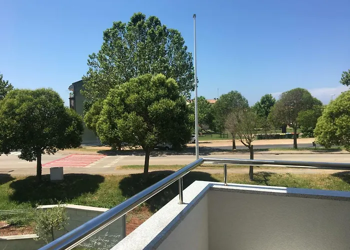 Holly Apartmán